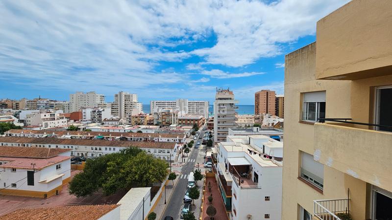 Foto a3e03999-feb1-45a9-85a4-f488dcfb8b1d. Alquiler ático  con 240m de terraza para larga temporada en Fuengirola