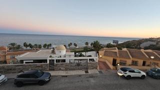 Rent Semi detached house in El Faro de Calaburra - Chaparral. Se alquila casa adosada