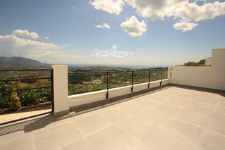 Rent Semi detached house in Población de Arroyo. Chalet para larga tempora en la mairenamarbella