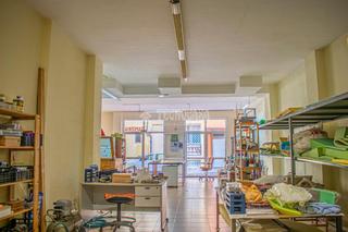 Local commercial en Los Cristianos. Almacn en venta en arona