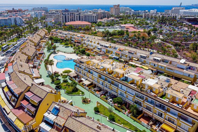 Foto 0f6a3c6a-eaa1-4257-9e9e-a1b4f810f3c6. Local comercial a Playa de las Américas Arona