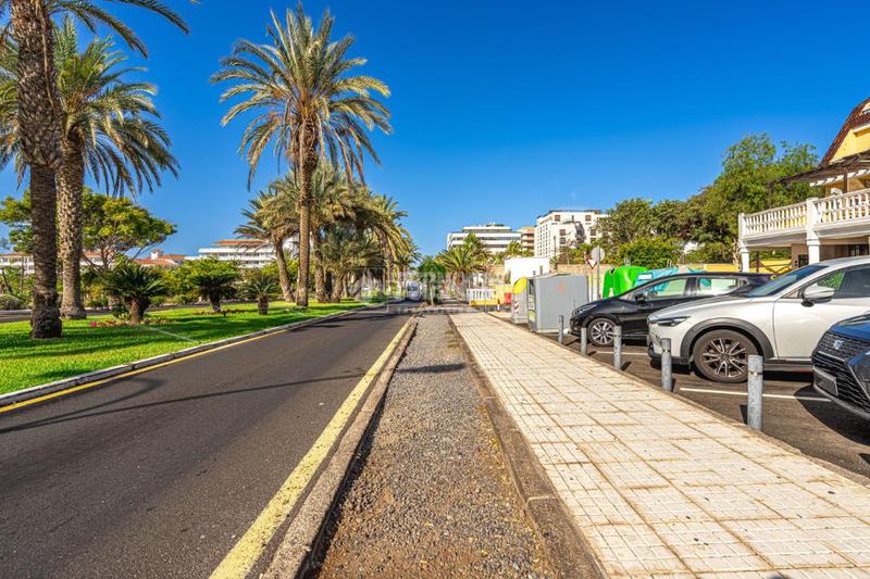 Foto a7fff407-79f1-4878-907a-68cc655e1505. Local comercial a Playa de las Américas Arona