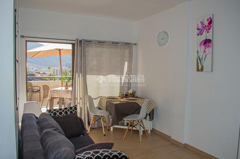 Foto 2f74a8fd-1a2b-4c74-b024-5ad3c103200a. Pis amb piscina a Los Cristianos Arona