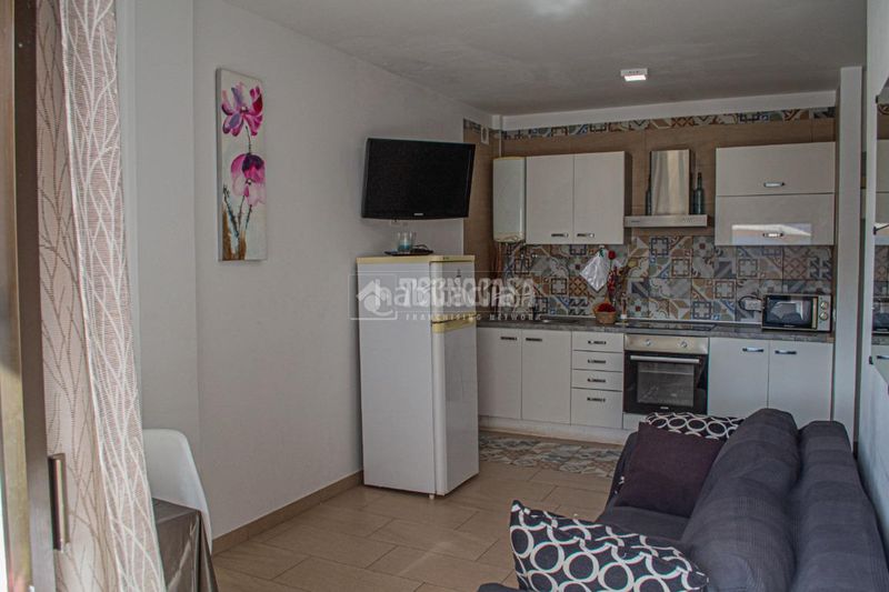 Foto 6dd5da45-3e75-46ed-9b75-86138fd7522a. Pis amb piscina a Los Cristianos Arona