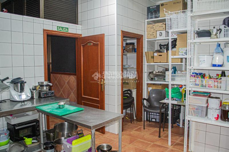 Foto 59cc90c1-0761-452f-8dbf-1db2da81f8c0. Local comercial a Los Cristianos Arona