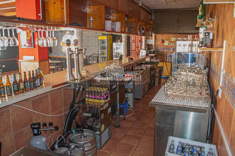 Foto c6514d4a-1db6-4b7e-a0f9-3367694843d4. Local comercial a Los Cristianos Arona