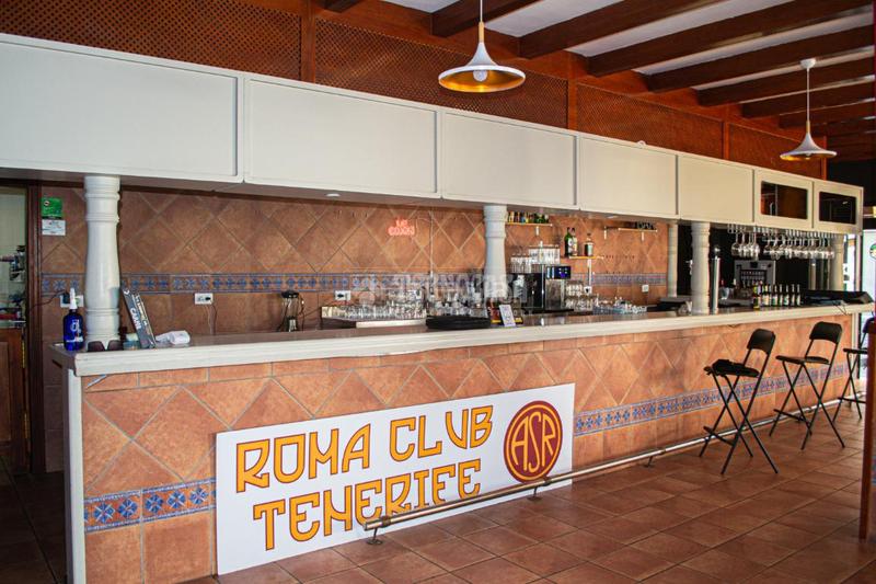 Foto e18d0f2f-336d-4db0-80c6-8bdf66cdea62. Local comercial a Los Cristianos Arona