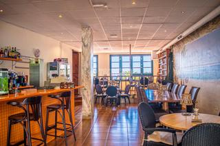Local commercial en Los Cristianos. Traspaso en venta en arona