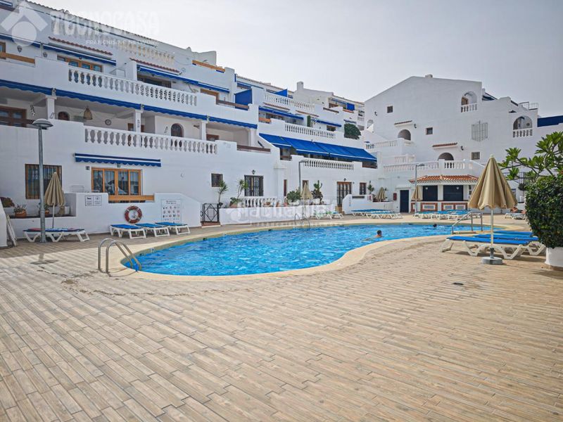 Foto c4679918-a81f-4645-9d51-a91a5bd47a7f. Pis amb piscina a Los Cristianos Arona