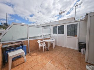 Casa aparellada a C. Domínguez Alfonso