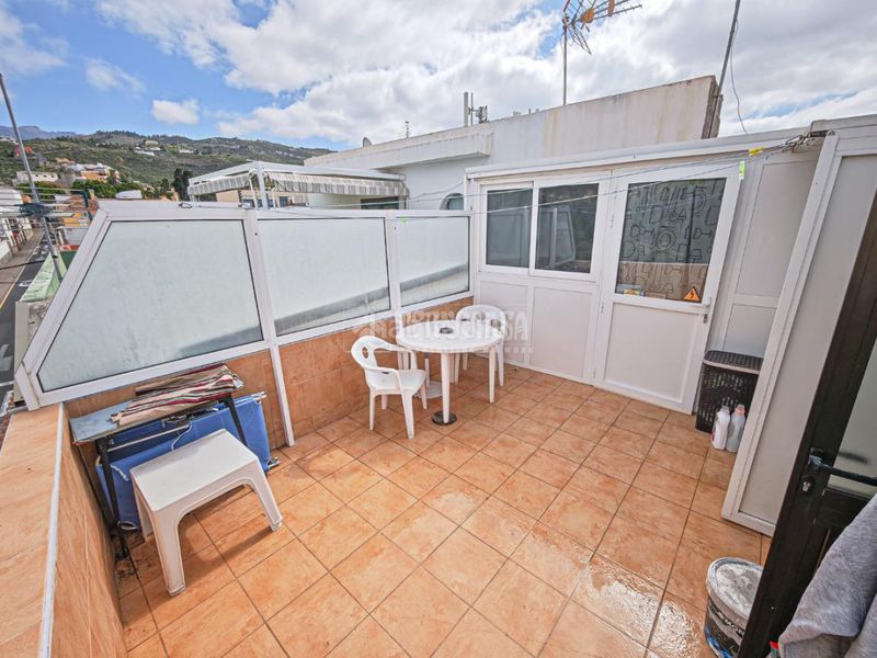 Foto dd8f4369-e66a-499d-8c8b-35fa5c3c4bf7. Casa aparellada a Arona pueblo Arona