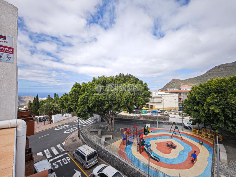 Foto f9e5b76f-2cc7-4d7f-8b3e-7a937fe01238. Casa aparellada a Arona pueblo Arona