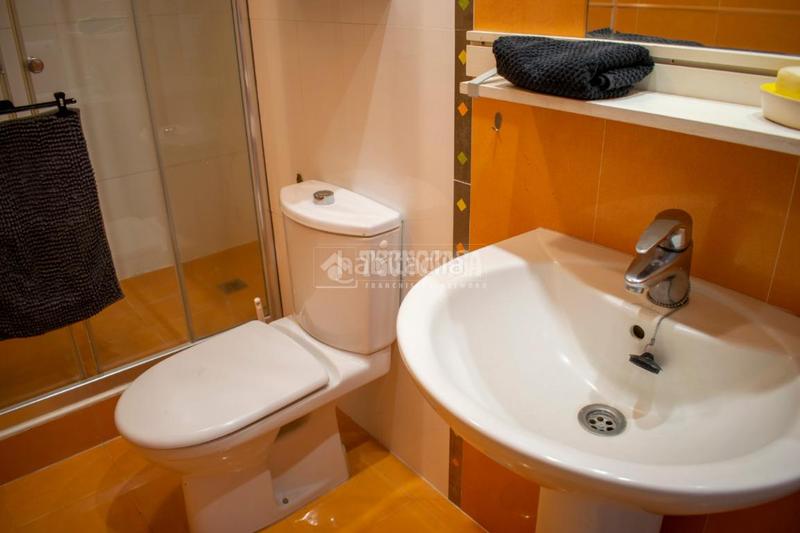 Foto 40c7eee9-77a5-4dc6-87ea-a29ef1247373. Piso  en venta en Los Cristianos Arona