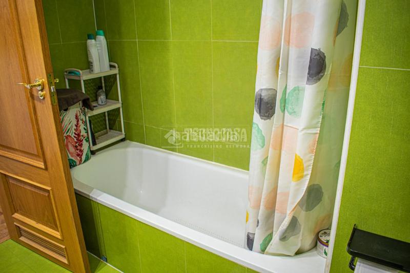 Foto 73d85e86-5365-43c2-8d1b-bf0660d1b162. Piso  en venta en Los Cristianos Arona