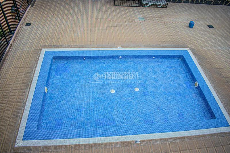 Foto 76164917-abd1-4c89-bdf4-e4cfce0554b5. Piso  en venta en Los Cristianos Arona