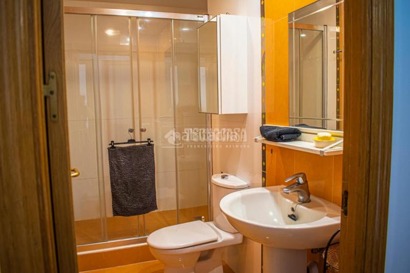 Foto 8aeb1a6d-21c1-46ac-a9ac-b75aee16db8e. Piso  en venta en Los Cristianos Arona
