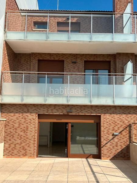 Foto 52db6c61-97a2-4301-be63-c749bef10c7c. Casa adossada 418m<sup>2</sup> a carrer alzinar 22 a Torrefarrera