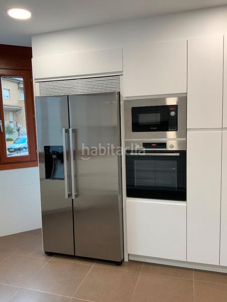 Foto 71a0e4b9-5520-4bbd-aed6-57af709104d1. Casa adossada 418m<sup>2</sup> a carrer alzinar 22 a Torrefarrera