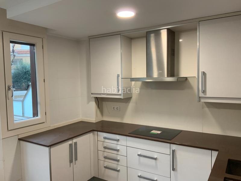 Foto c7c313c1-5bde-46cc-b2eb-4069d06c0e2f. Casa adossada 418m<sup>2</sup> a carrer alzinar 22 a Torrefarrera