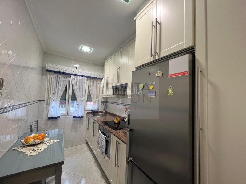 Foto f6de54ce-ee72-43ad-8a64-b42c061f4332. Flat in Centro Gijón