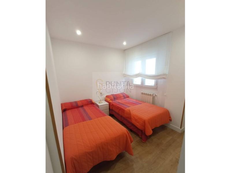 Foto 2c4f1b23-337f-42c8-b0b4-5fba9f375ebd. Alquiler piso hermoso piso con vistas a la playa san lorenzo!! en Gijón