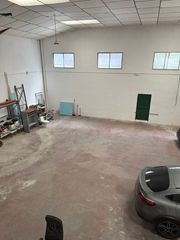 Fabrikhalle in Centro. Nave industrial en fuenlabrada