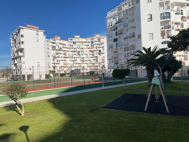Foto 3c430ae1-fdce-4246-9886-6150e33e5f94. Pis amb aparcament piscina a Valdelagrana Puerto de Santa María (El)
