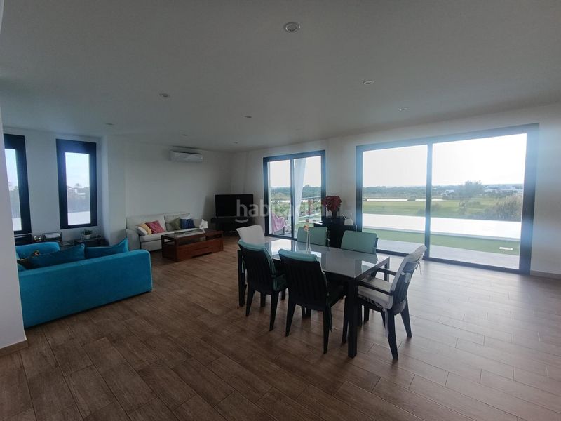 Foto a3bbdc22-1d2e-47d0-b0be-642b7d6a1005. Xalet amb aparcament a Villanueva Golf Puerto Real