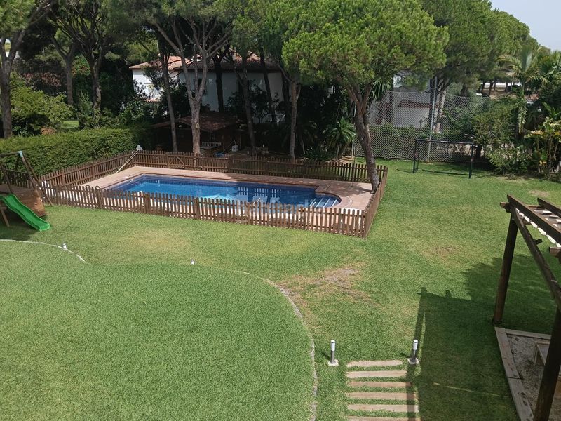 Foto 88f8213d-798a-4e5c-a81e-4e62f879d924. Xalet amb aparcament piscina a Roche Conil de la Frontera