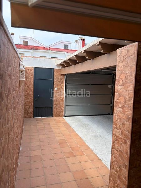 Foto 13f632b8-83a5-449c-850b-0a40520b9dfc. Casa adossada amb aparcament piscina a Puente Mayorga-Campamento San Roque
