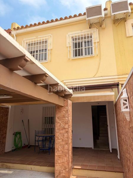 Foto b434d58c-9800-4554-9dc3-425e43fd401c. Casa adossada amb aparcament piscina a Puente Mayorga-Campamento San Roque