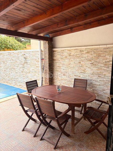 Foto cf86cdda-46cf-4cef-b076-75878f3fdec8. Casa adossada amb aparcament piscina a Puente Mayorga-Campamento San Roque
