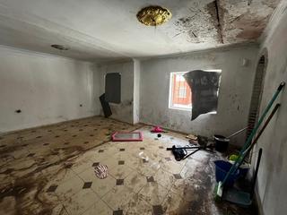 Pis en El Juncal - Vallealto. Venta vivienda para reforma integral en cl. virgen de los remedi