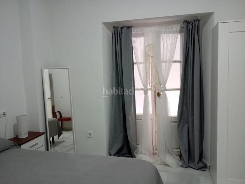 Foto 95ea1bc2-ff1f-4430-8485-df4246469fe8. Apartamento  en zona ayuntamientocatedral en Cádiz