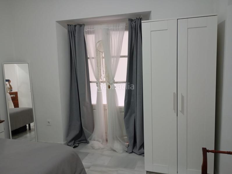 Foto d72d2b5b-3182-4f1b-94e0-eac09c03b94a. Apartamento  en zona ayuntamientocatedral en Cádiz