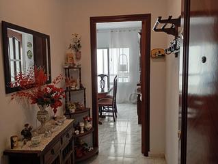 Flat in Paseo Marítimo - San José - La Laguna. Venta de piso zona isecotelavenida ana de viya, cádiz