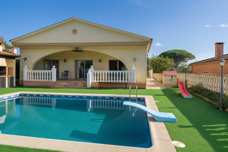 Maison dans La Goba. Tu oasis privado en vidreres, urbanizacin la goba