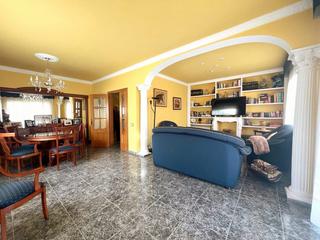 Maison dans Santa Clotilde. Luminosa casa con piscina y garaje en lloret de mar