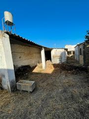 Casa adossada a Olivares. Doñacasa ofrece casa de pueblo a reformar