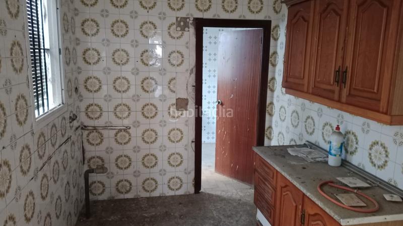 Foto b1f09323-8be7-4b79-8ea4-94c926069b54. Casa adosada doñacasa ofrece magnifica casa de pueblo en Olivares