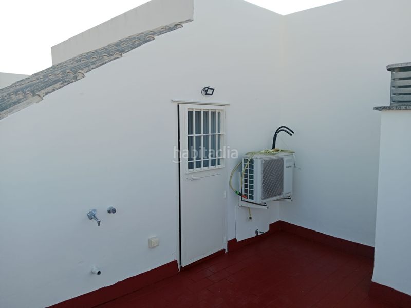 Foto c93830f1-2a5d-4b73-beb1-641f6a9a4fee. Pis amb aparcament a Salteras