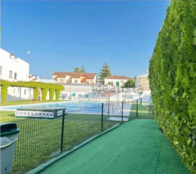 Foto 0b6808f1-802a-4454-a379-3f5c9093f3f3. Chalet with fireplace heating parking pool in Villanueva del Ariscal