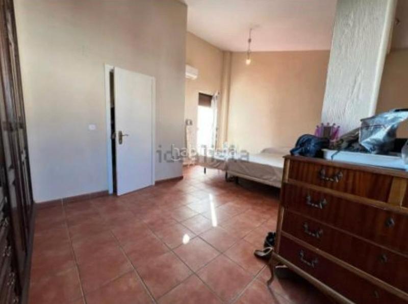 Foto d3b8d964-f724-4220-96a3-296690974bc8. Chalet with fireplace heating parking pool in Villanueva del Ariscal