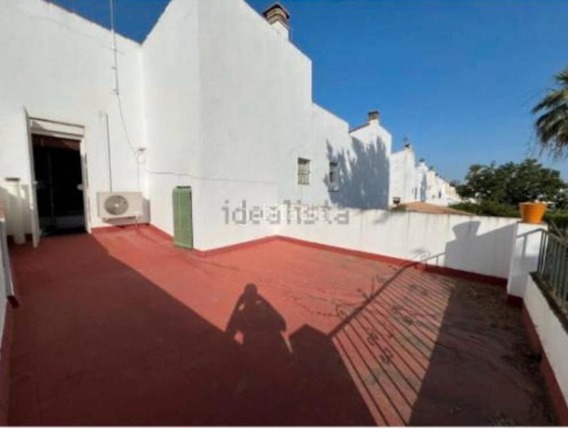 Foto d3fd66fe-8a6a-451e-bd0b-4e875fb514c4. Chalet with fireplace heating parking pool in Villanueva del Ariscal