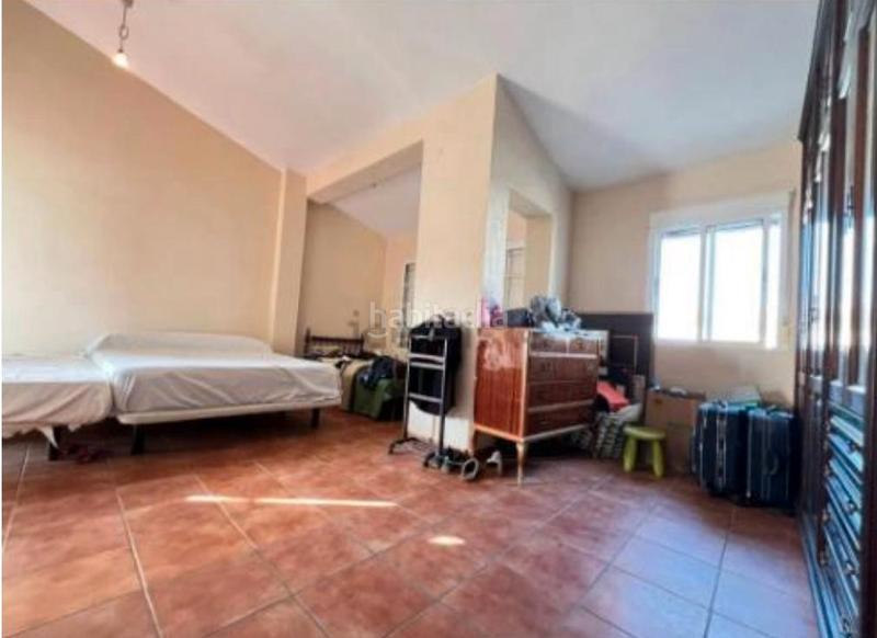 Foto fa30b821-8150-4d8f-a97d-8054fe053c0e. Chalet with fireplace heating parking pool in Villanueva del Ariscal