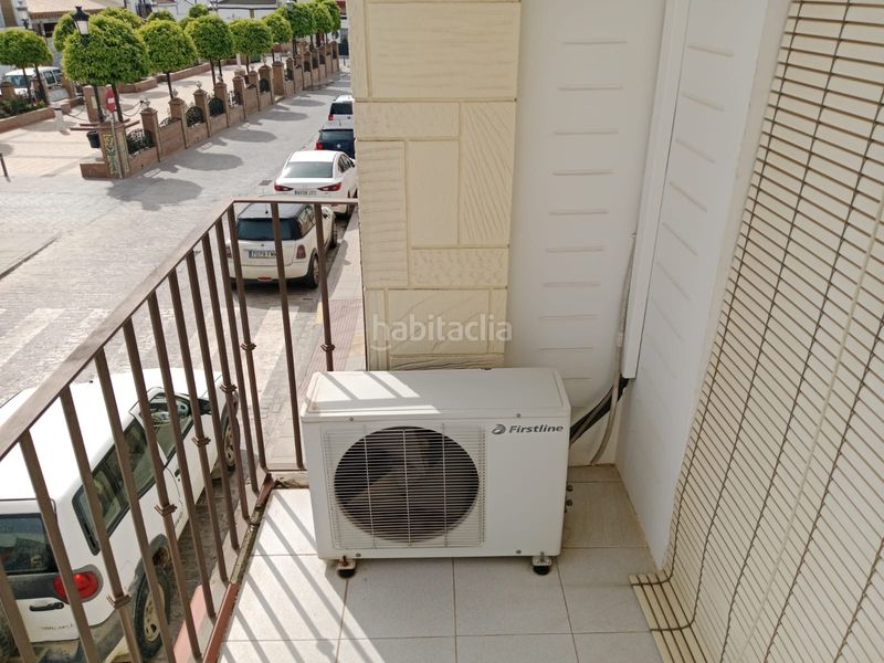 Foto 3fb3fe1f-7780-408f-a9e2-94657f478ddc. Casa adossada a Olivares
