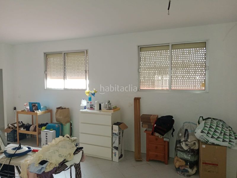 Foto 4d8164f7-96e3-4cad-ae9f-558dc1b6284f. Casa adossada a Olivares