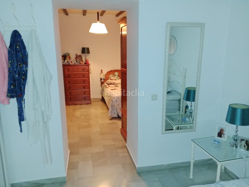 Foto f8cbbcf5-559f-4552-b8da-c5c7600ccc44. Casa adossada a Olivares