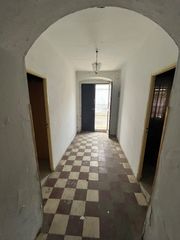 Casa adossada a Albaida del Aljarafe. Doñacasa ofrece casa en el corazón de albaida del aljarafe