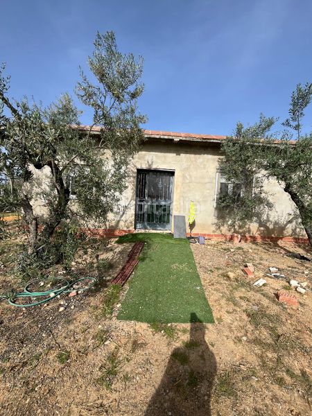 Foto ba3eb811-2861-4000-a958-520b2fb7a285. Masia amb aparcament a Olivares